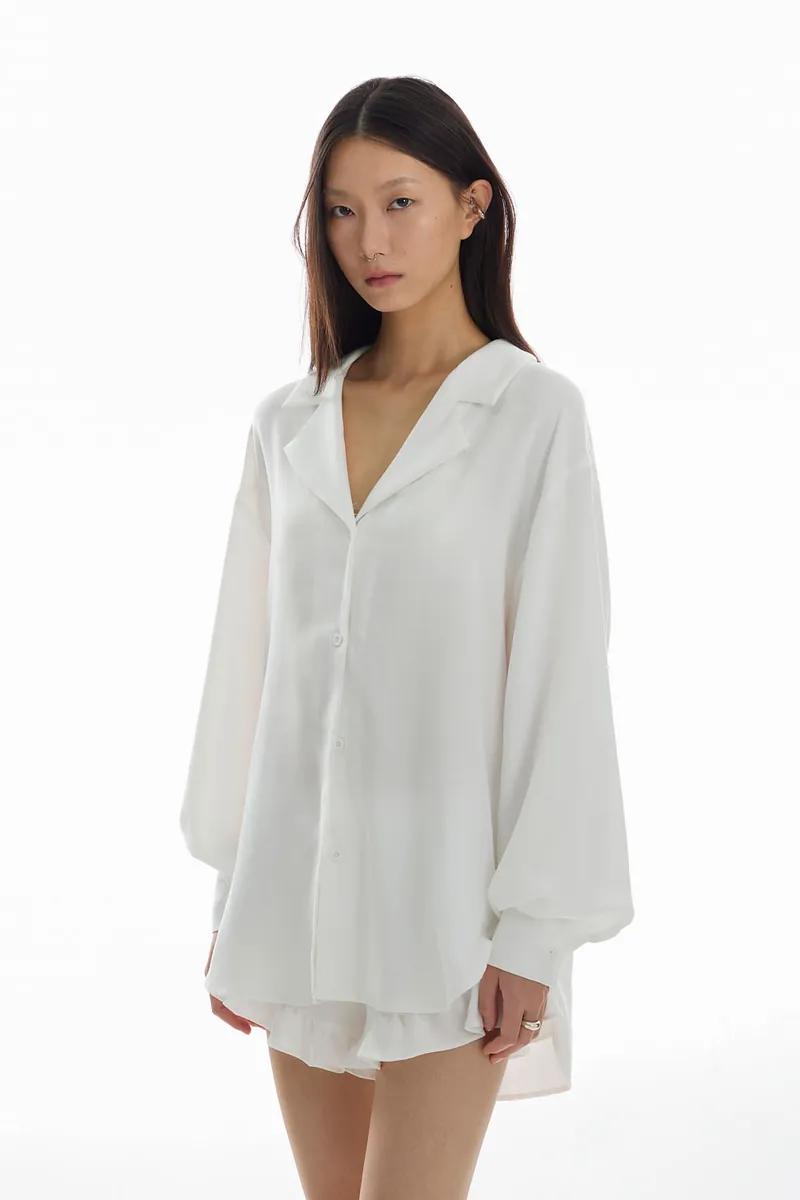 Doe：Molly V-neck Oversized Shirt