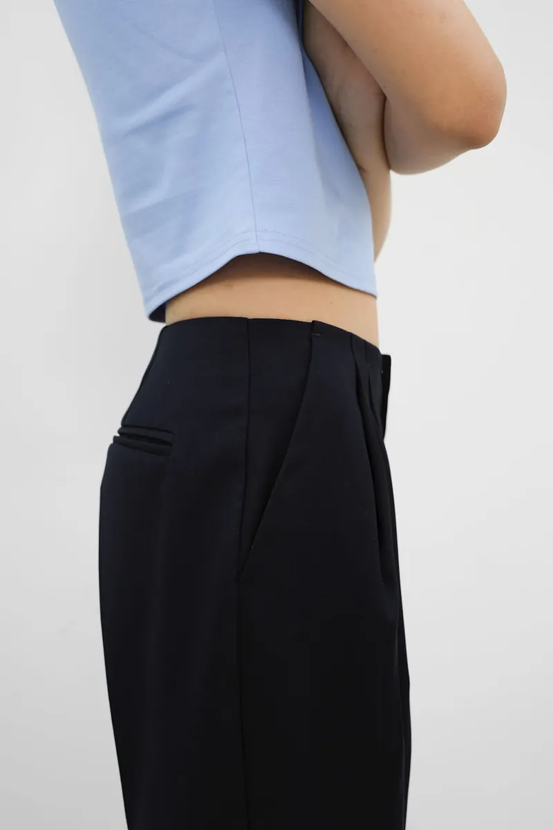 Studio Doe - Mid-Rise Tapered Cropped Trousers
