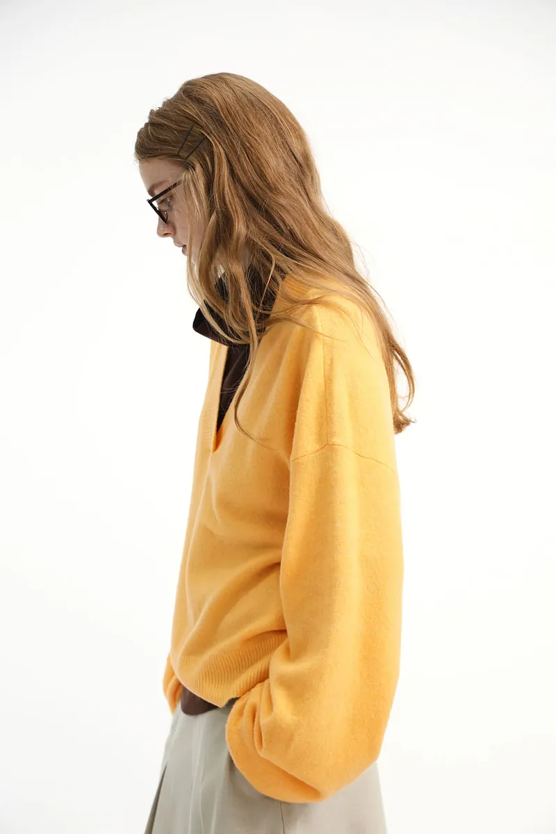 Studio Doe - Narrow V-Neck Wide Sleeve Sweater