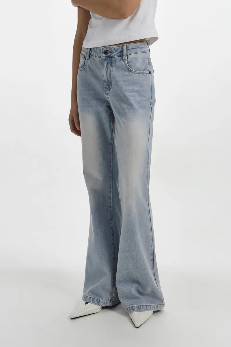 Studio Doe - Smart Fit Flare Denim Pants