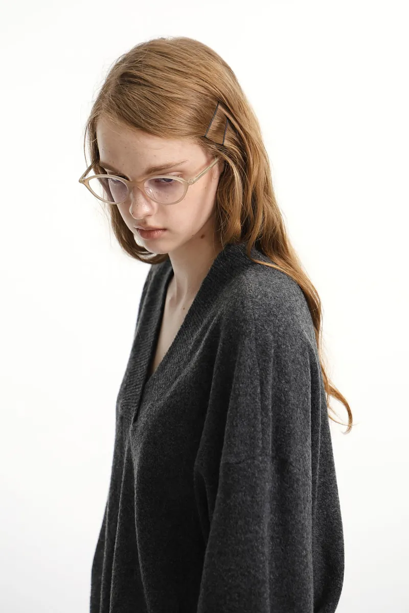 Studio Doe - Narrow V-Neck Wide Sleeve Sweater