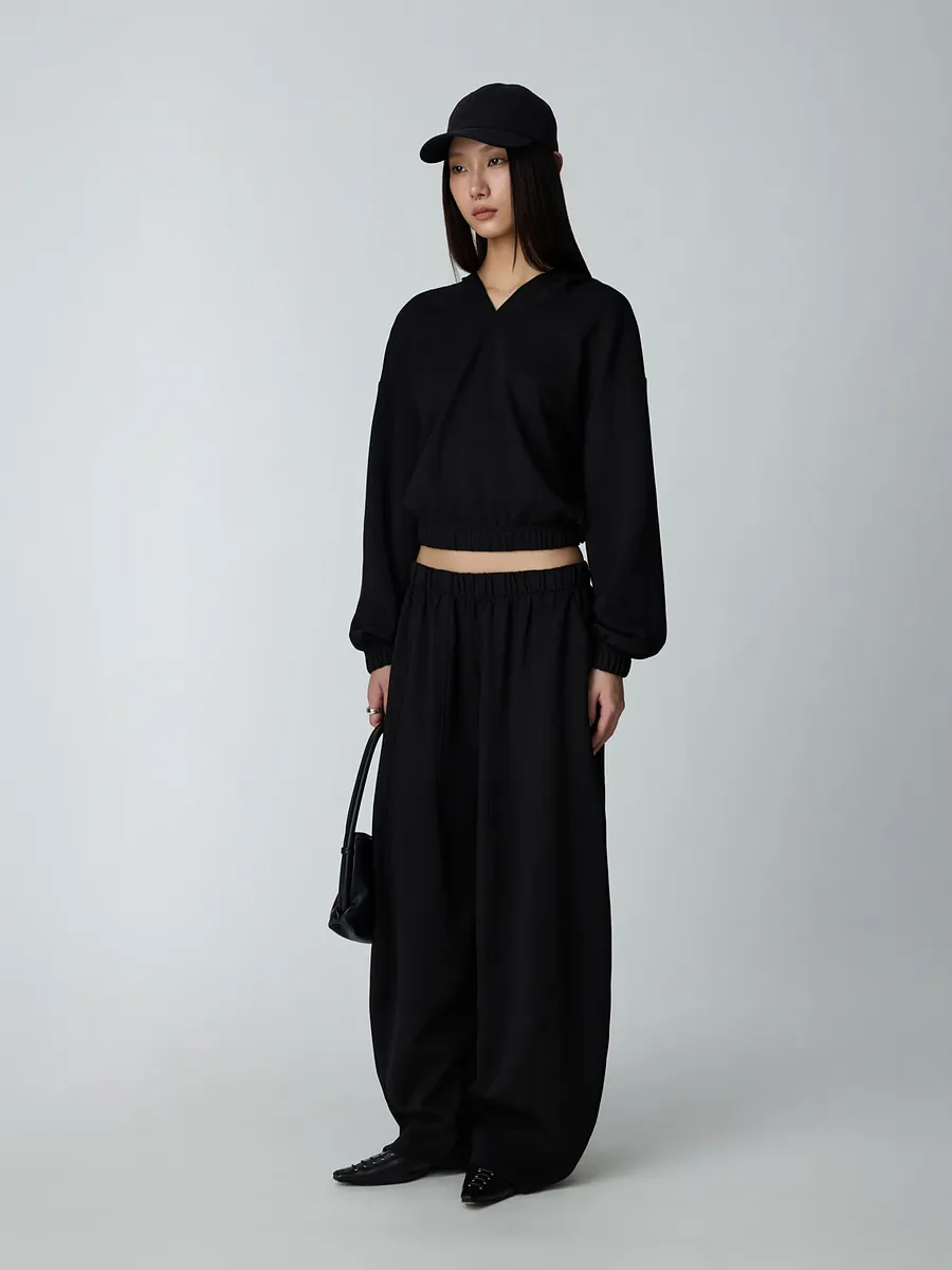 Studio Doe - Doe：Molly Deep V-Neck Cropped Hoodie