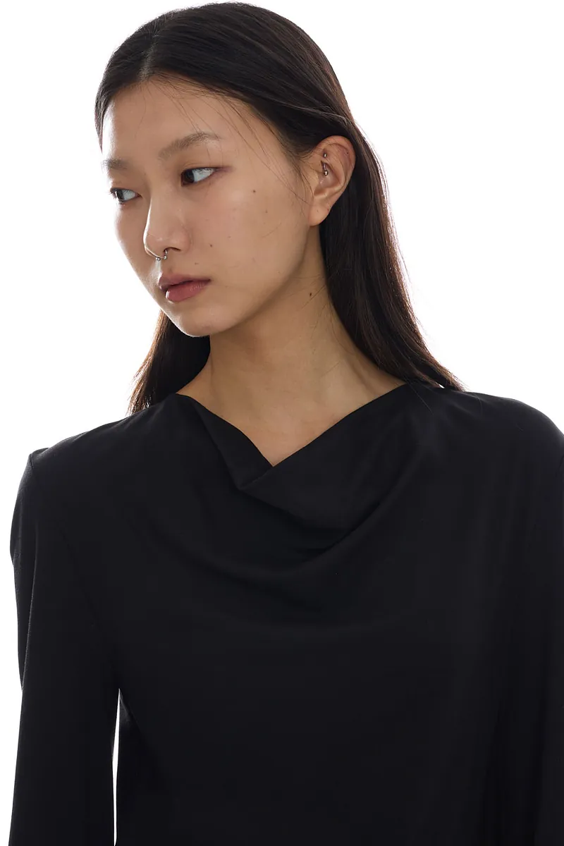 Doe：Molly 大U美背短洋裝