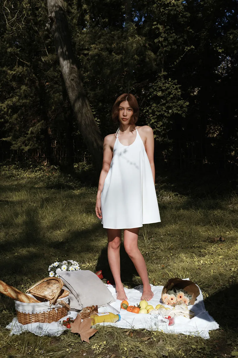 Doe：Molly Strappy Backless Dress