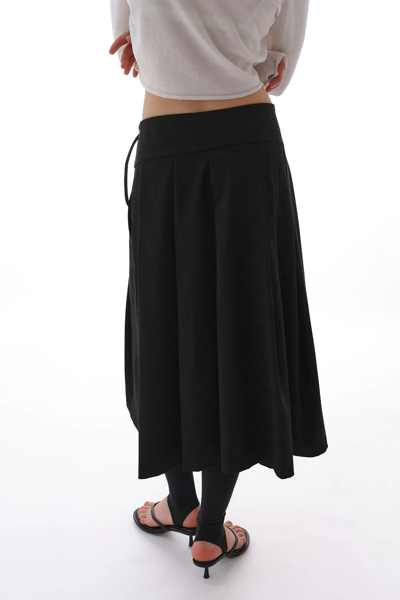 Studio Doe - Lightweight Slouchy Stirrup Leg Warmers