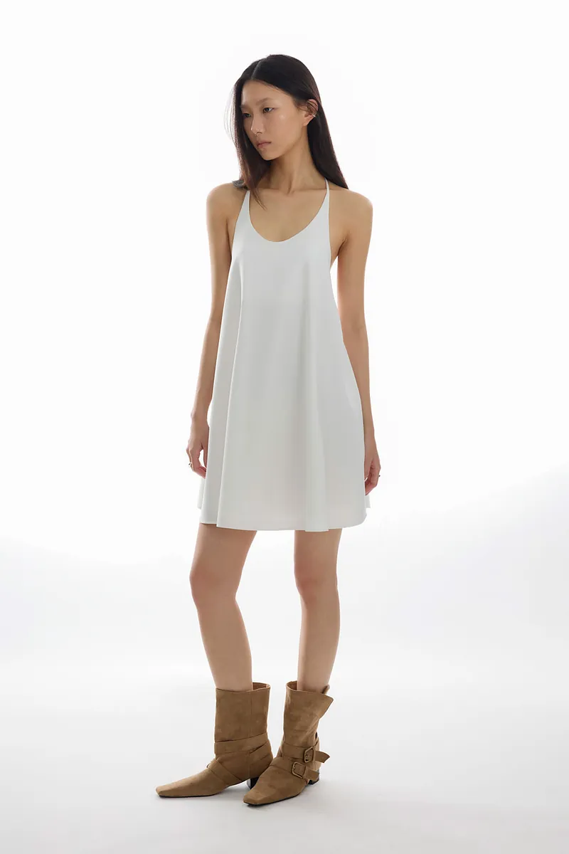 Doe：Molly Strappy Backless Dress
