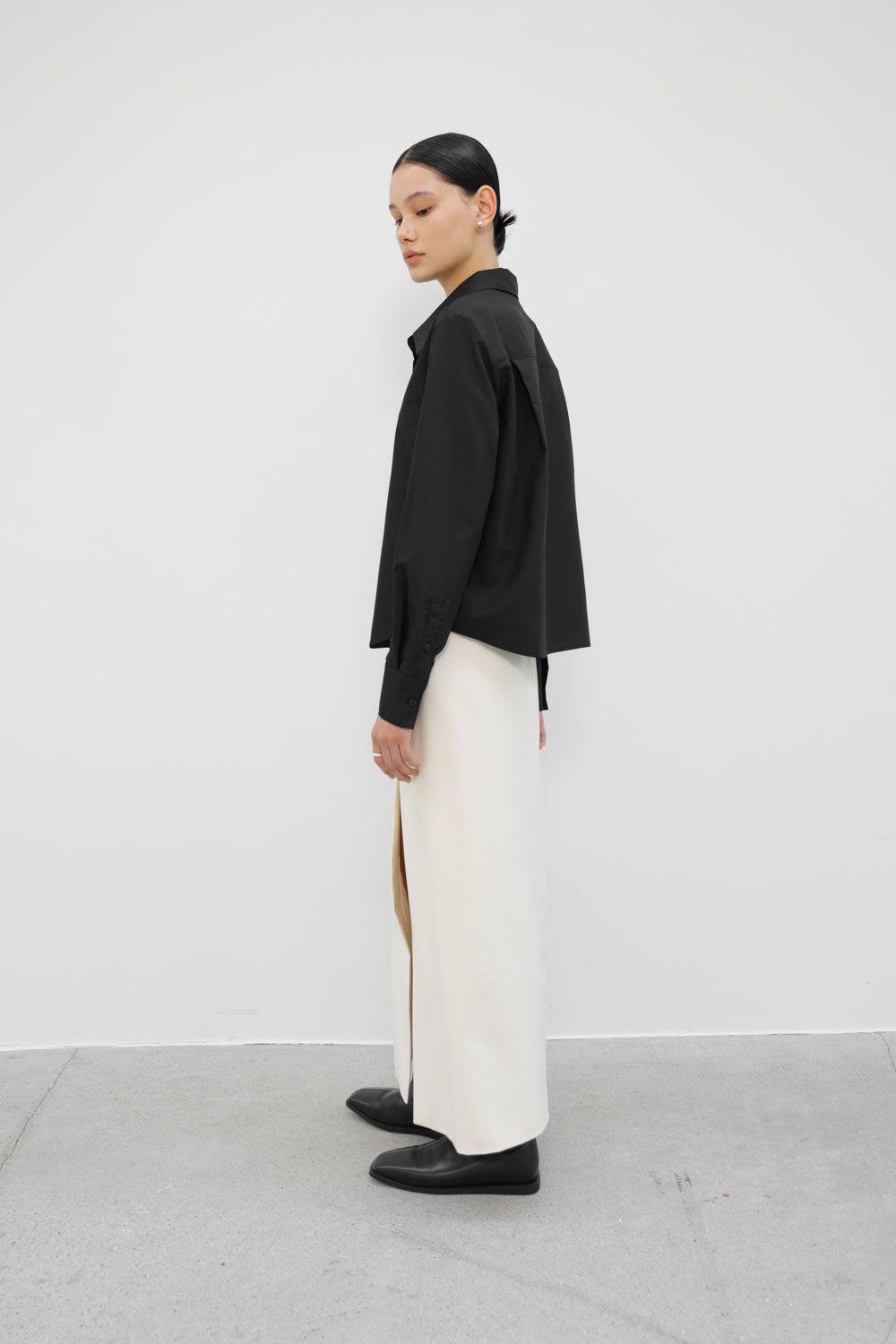 Mid-Rise Front Slit Long Skirt