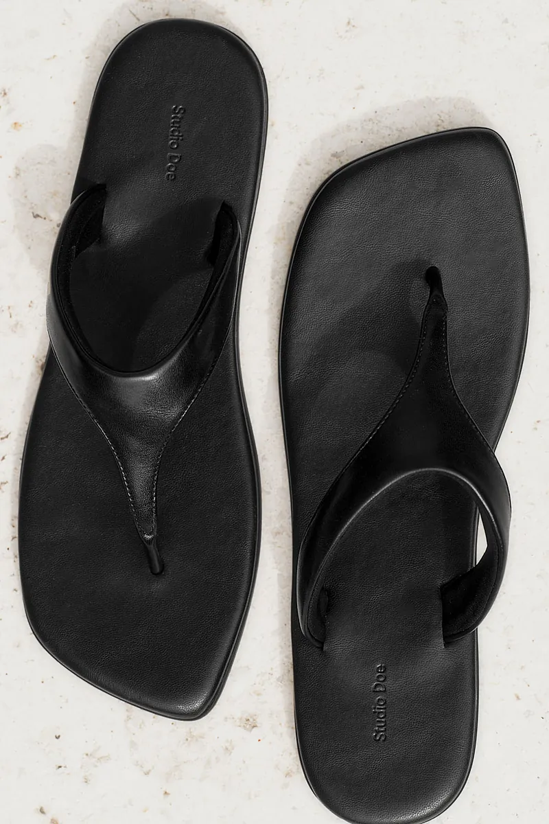 Studio Doe - Square Toe Y-strap Sandals