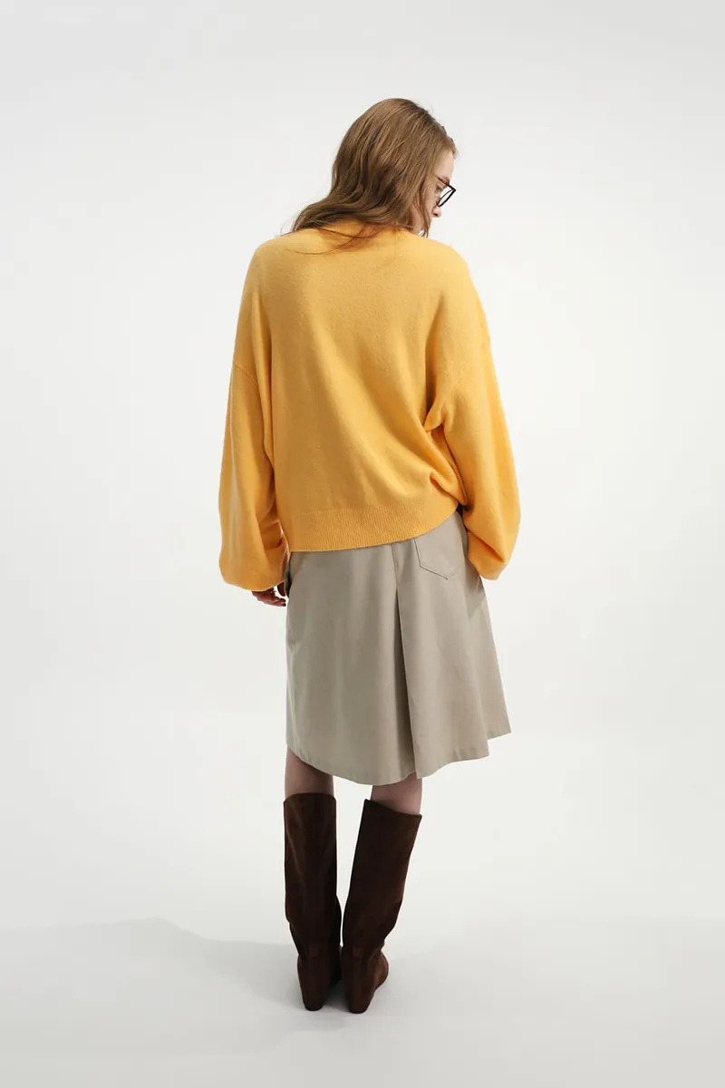 Studio Doe - Narrow V-Neck Wide Sleeve Sweater