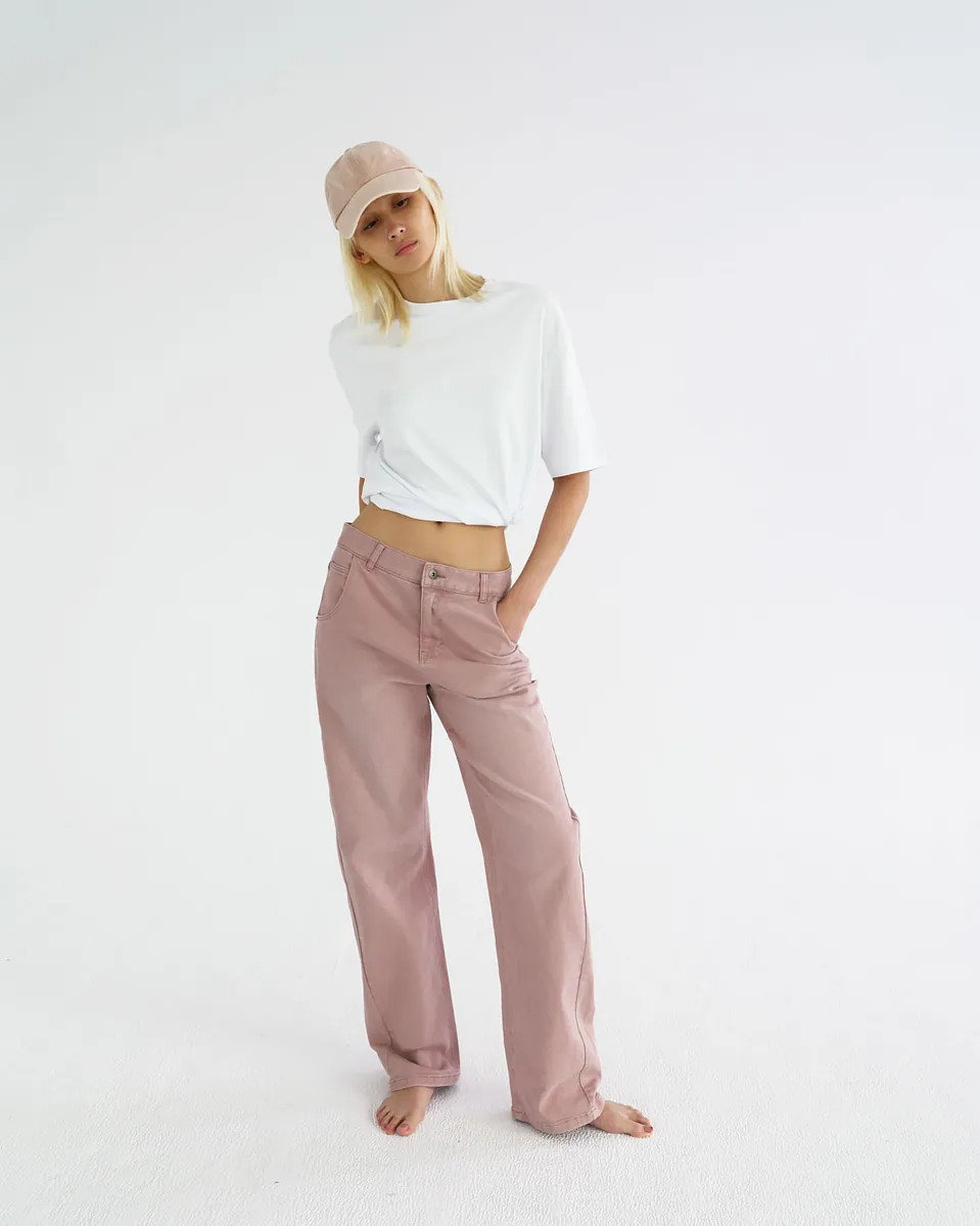Studio Doe - Low-Rise Washed Jeans