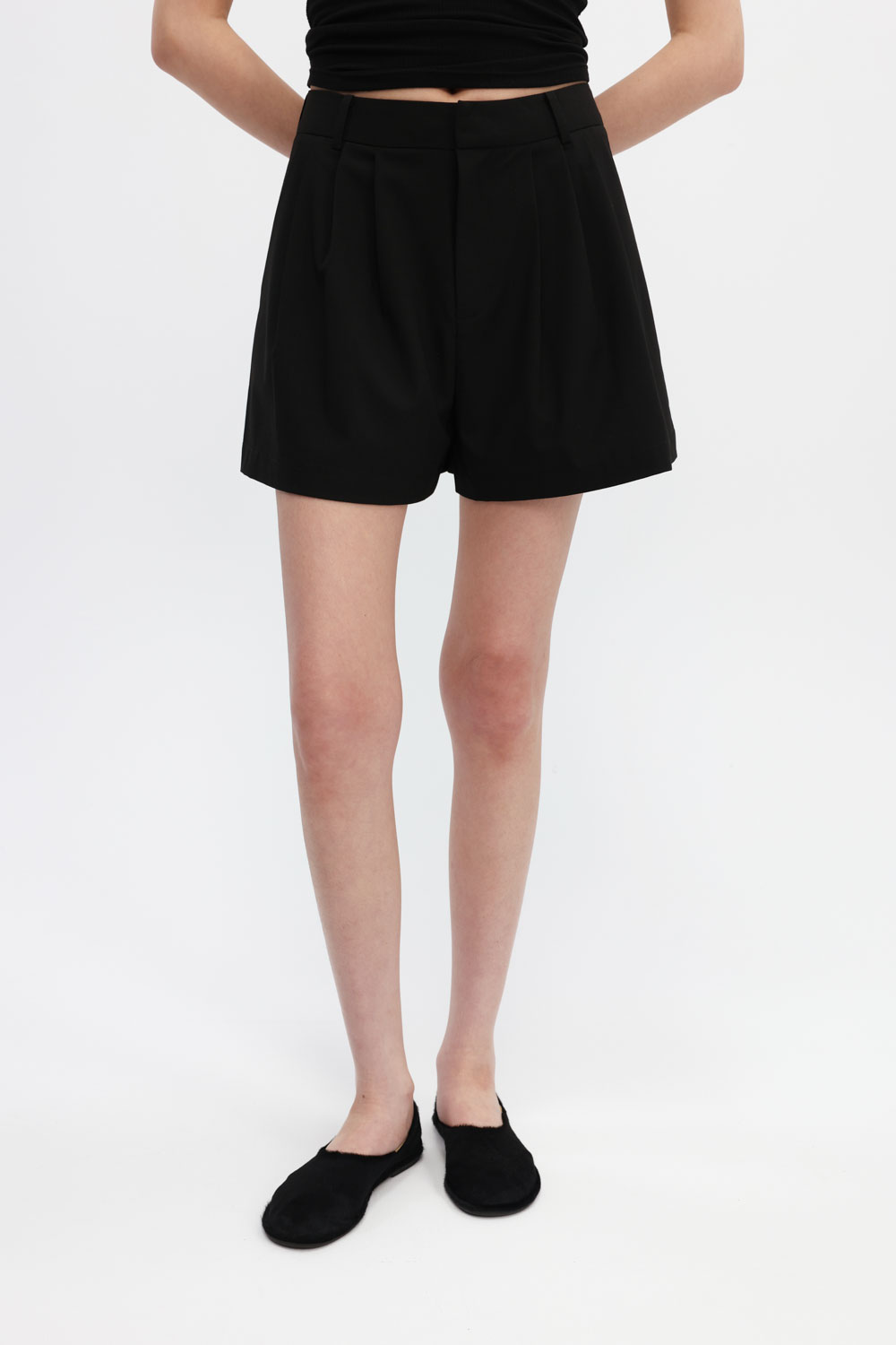Gender Free Wrinkle-Resistant Three-Tuck Shorts (Women)