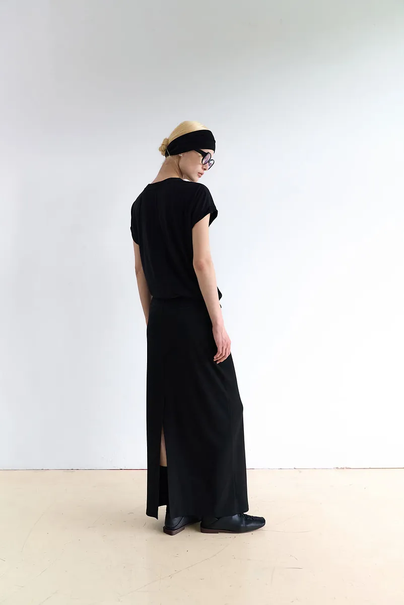 Studio Doe - Satin Cool-Feel Straight Skirt