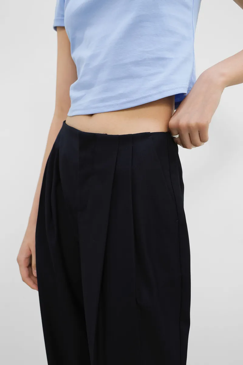 Studio Doe - Mid-Rise Tapered Cropped Trousers