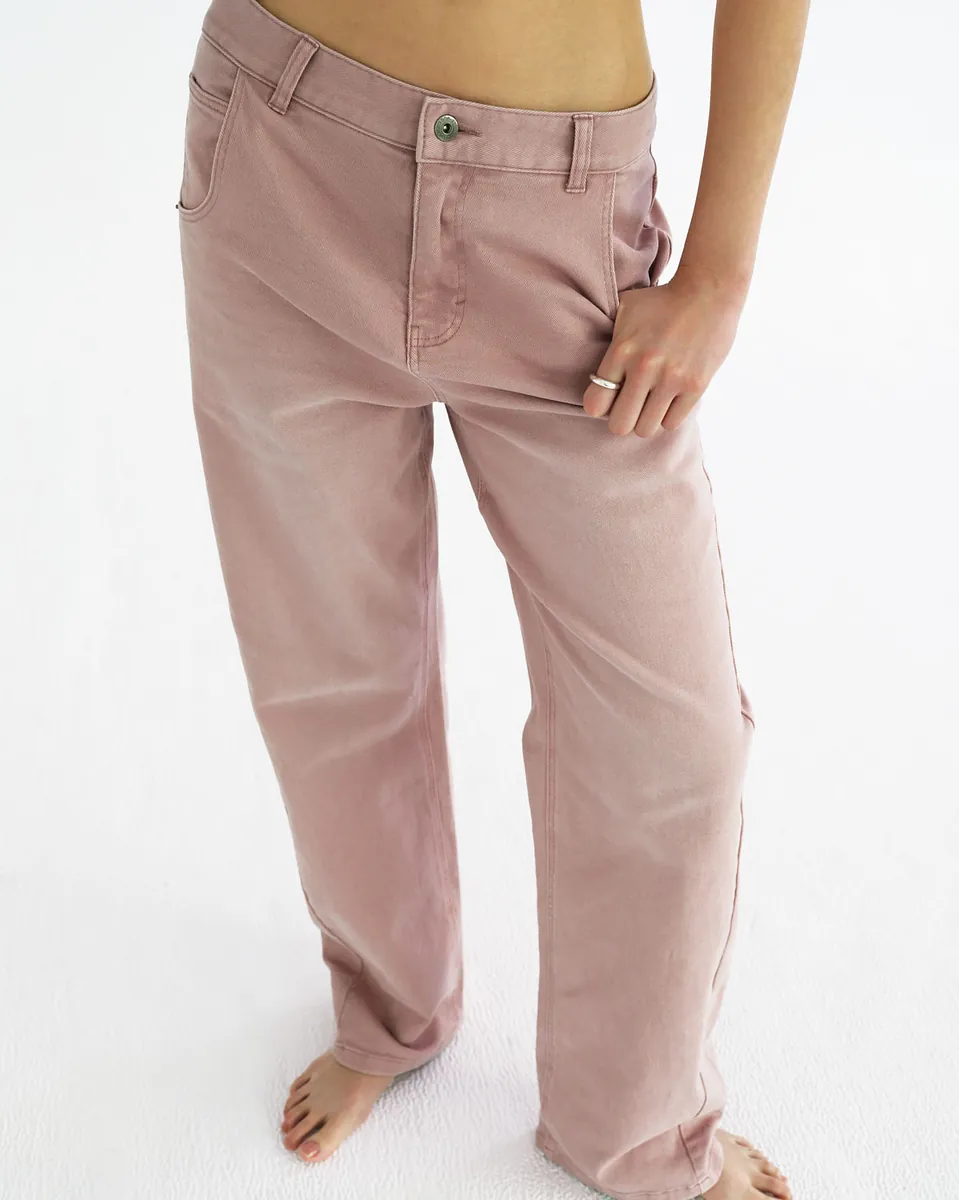 Studio Doe - Low-Rise Washed Jeans
