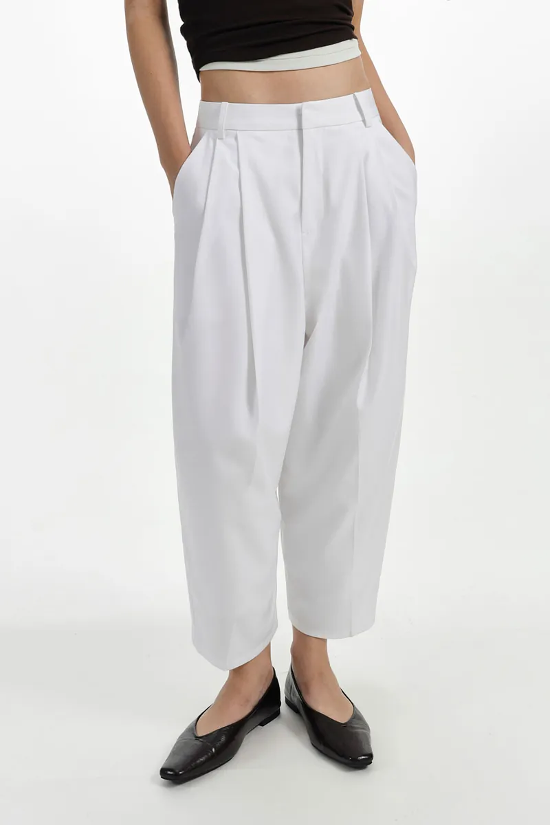 Studio Doe - Tuck Cocoon Cropped Pants