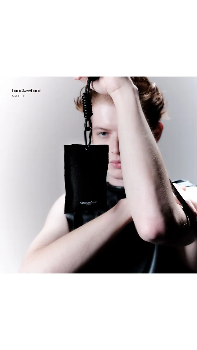 handhandhand - portable hanging fragrance bag
