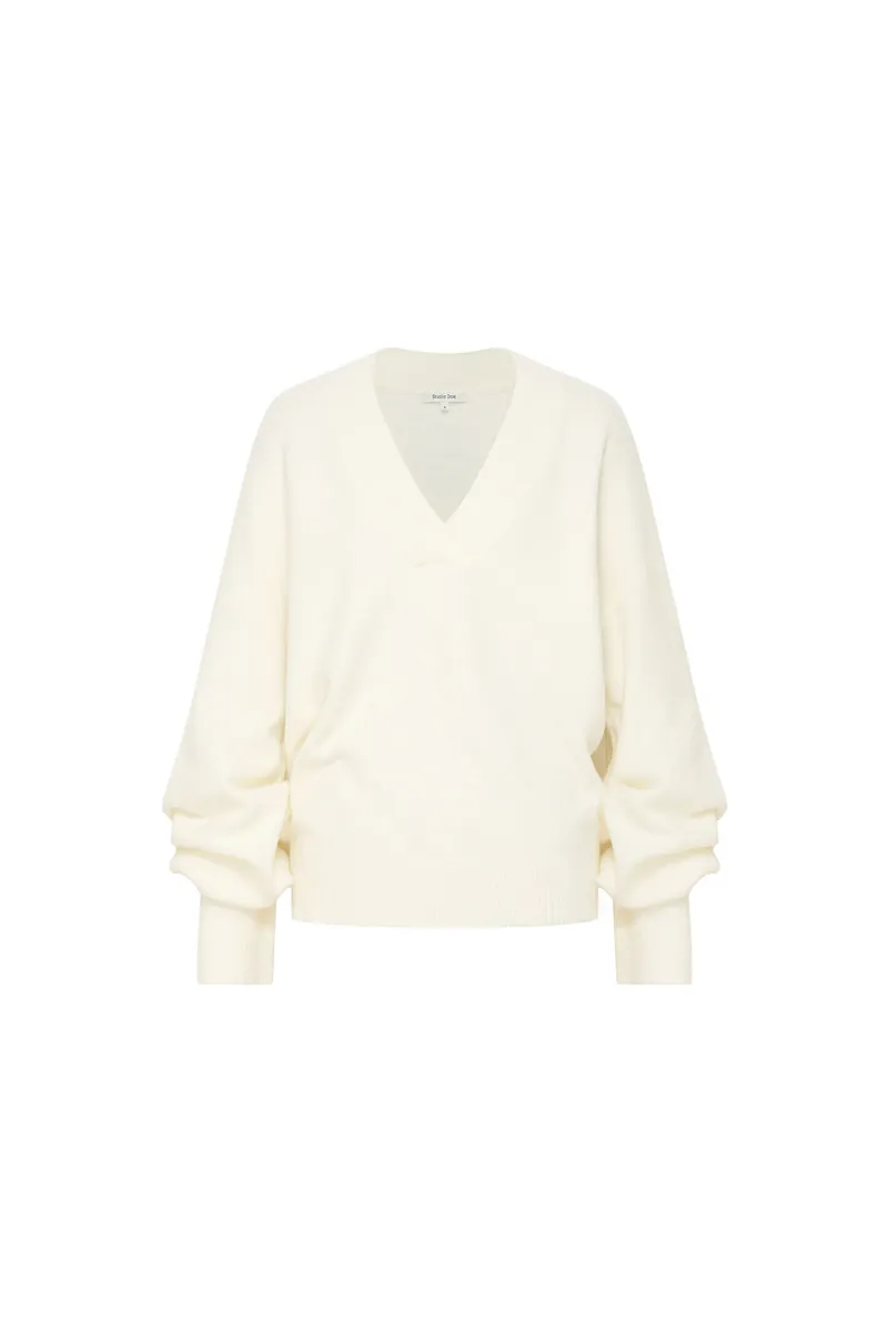 Studio Doe - Narrow V-Neck Wide Sleeve Sweater