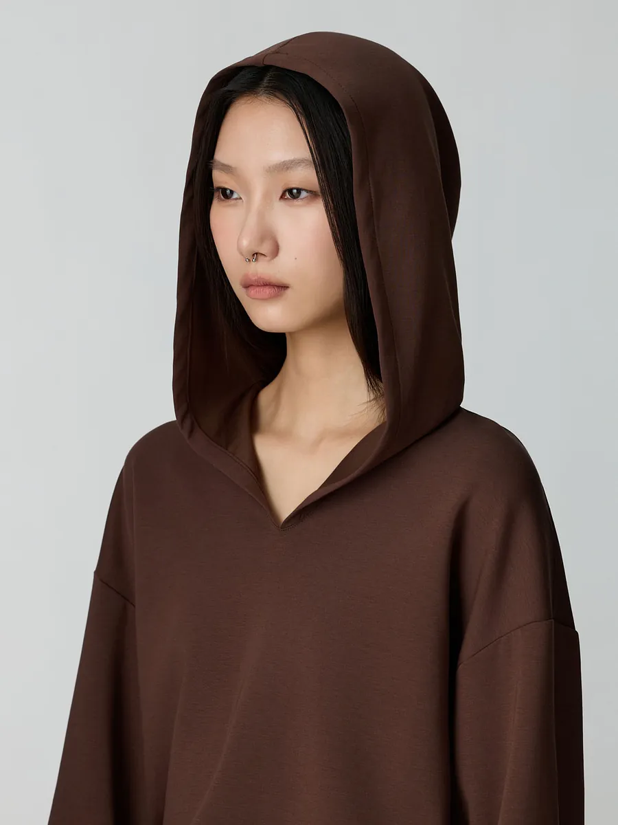 Studio Doe - Doe：Molly Deep V-Neck Cropped Hoodie