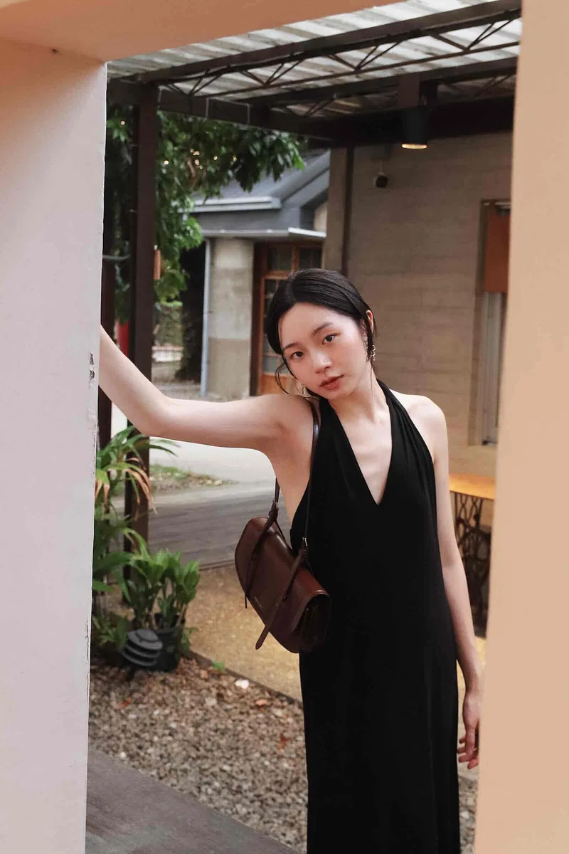 霧光繞頸美背洋裝