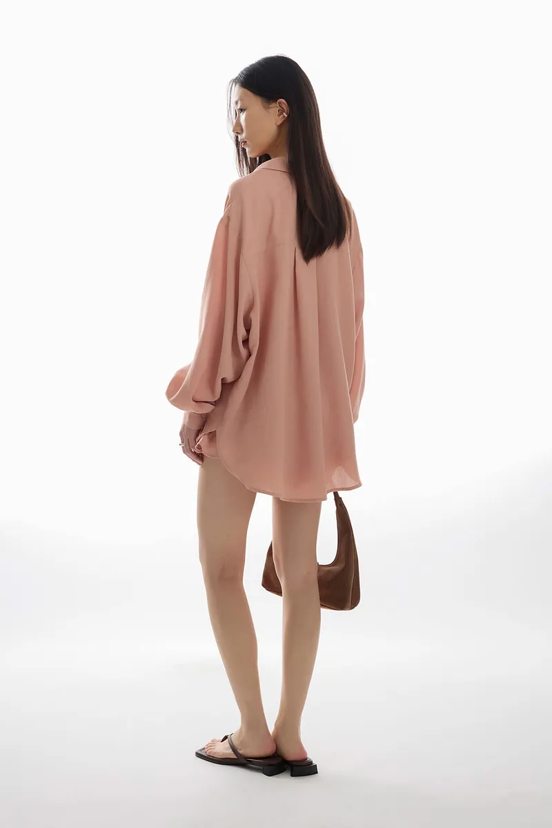 Doe：Molly V-neck Oversized Shirt