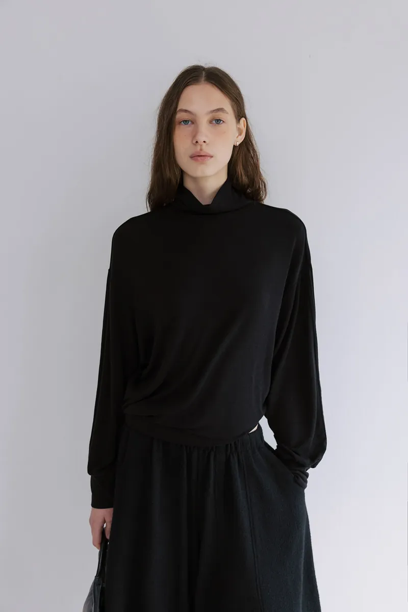 Studio Doe - Puff-sleeve Turtleneck Pullover