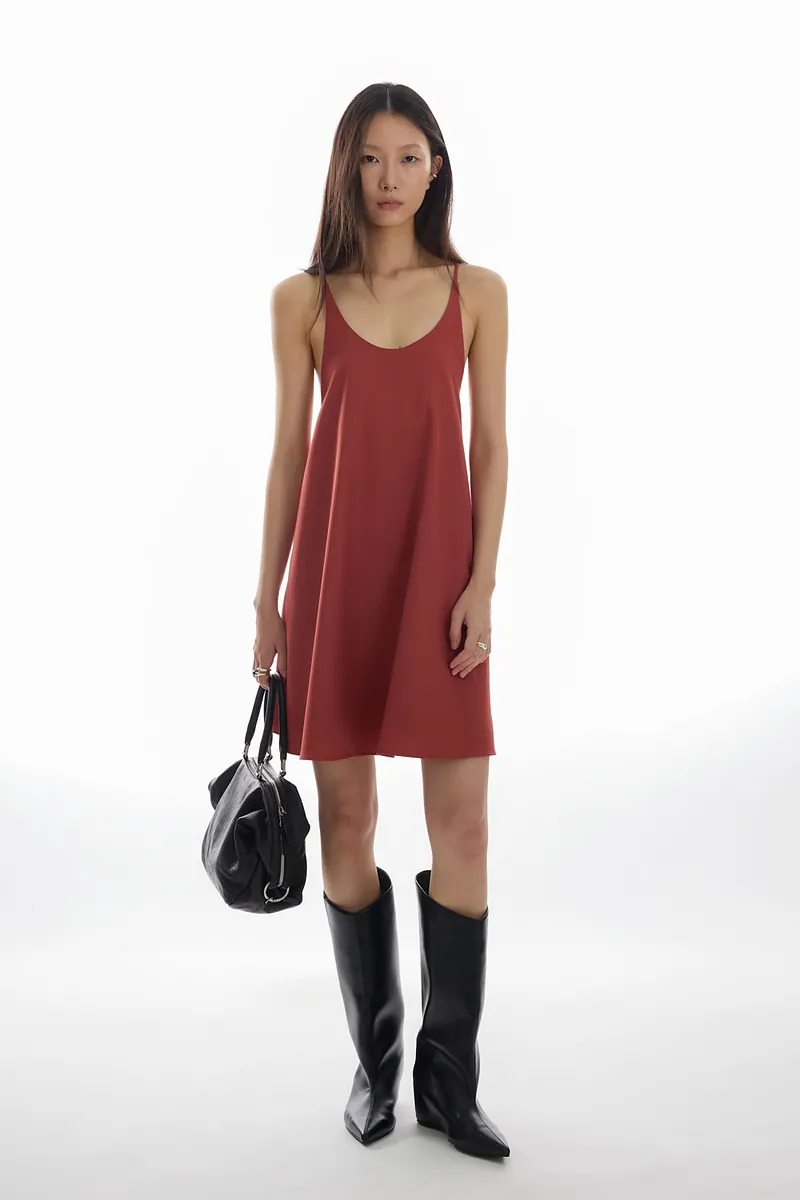 Doe：Molly Strappy Backless Dress